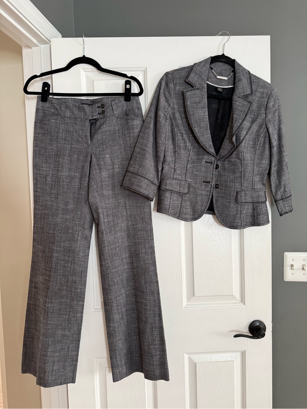 White House Black Market Gray Two-Piece Women's Pant Suit size 4